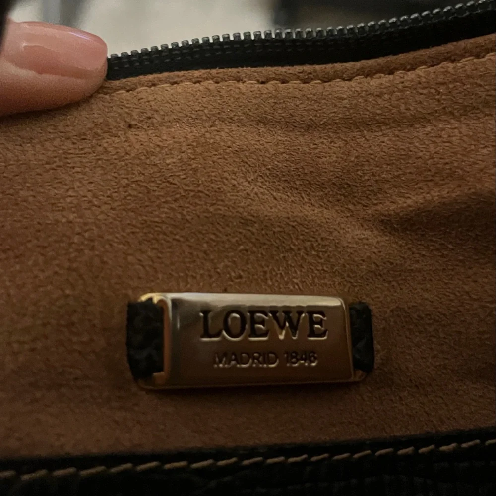 Loewe Black Vintage Leather Tote with Gold Hardware - Picture 6 of 11